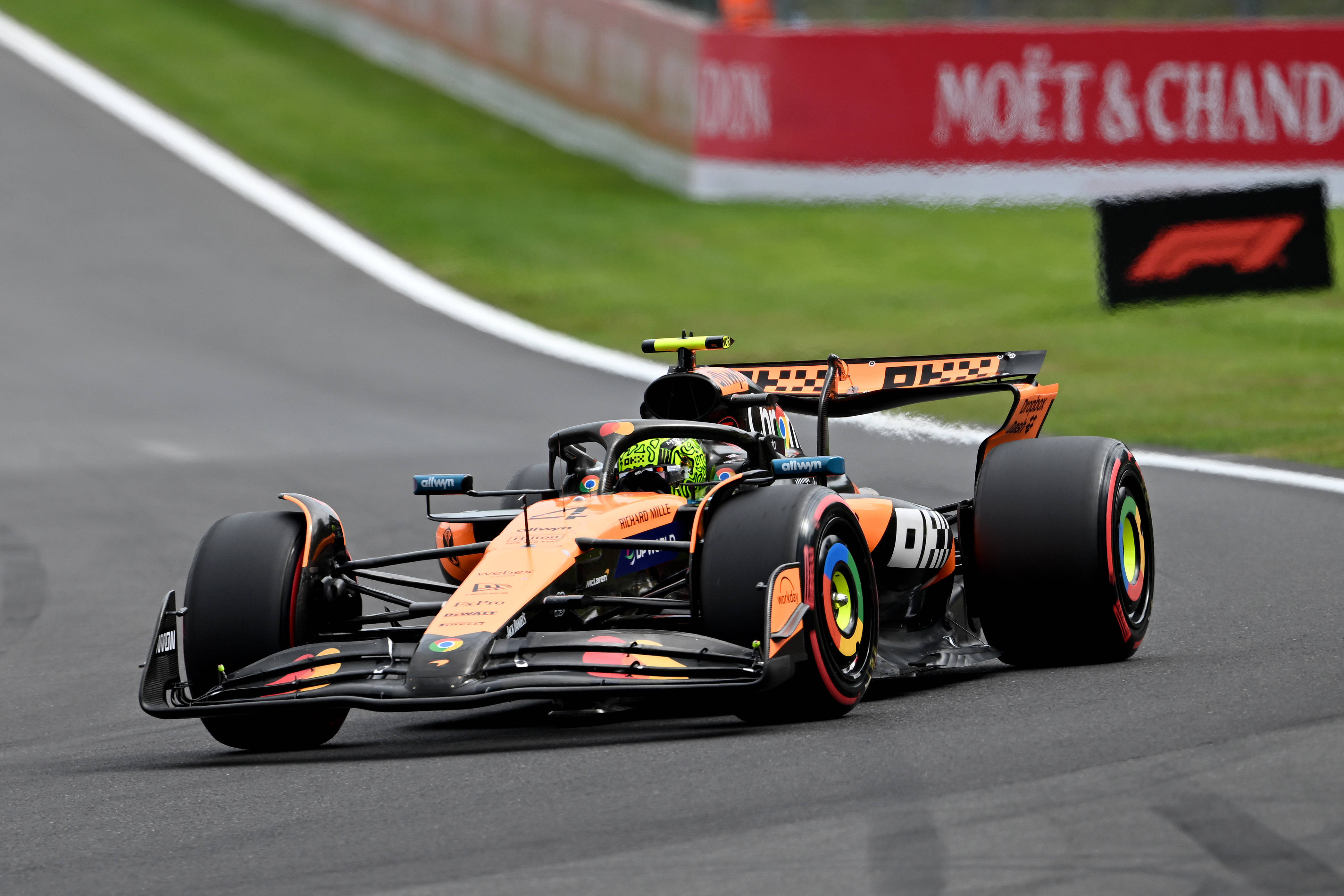 开云体育中国-包含红牛车队轻取法拉利，勒克莱尔带队取胜的词条