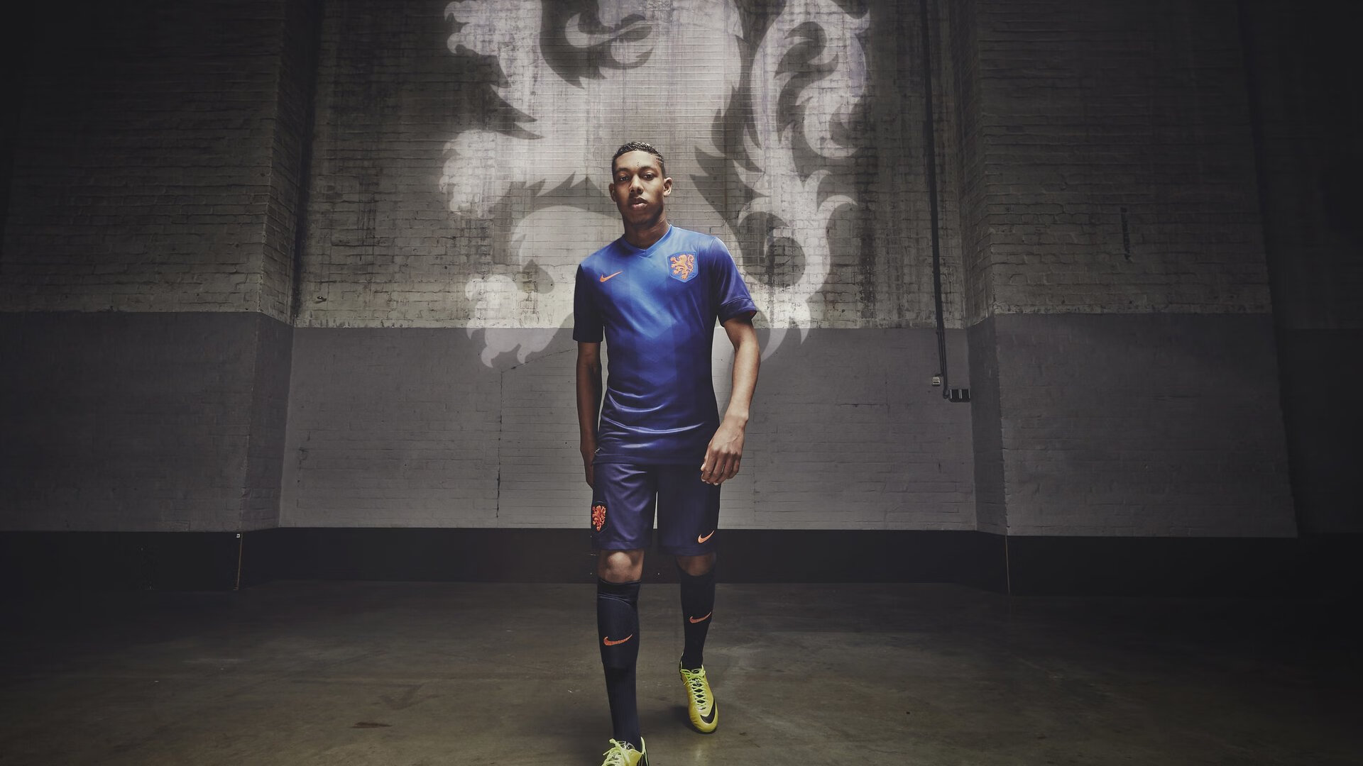 开云体育APP下载-F1街道赛之夜，奥纳纳的硬仗王冠