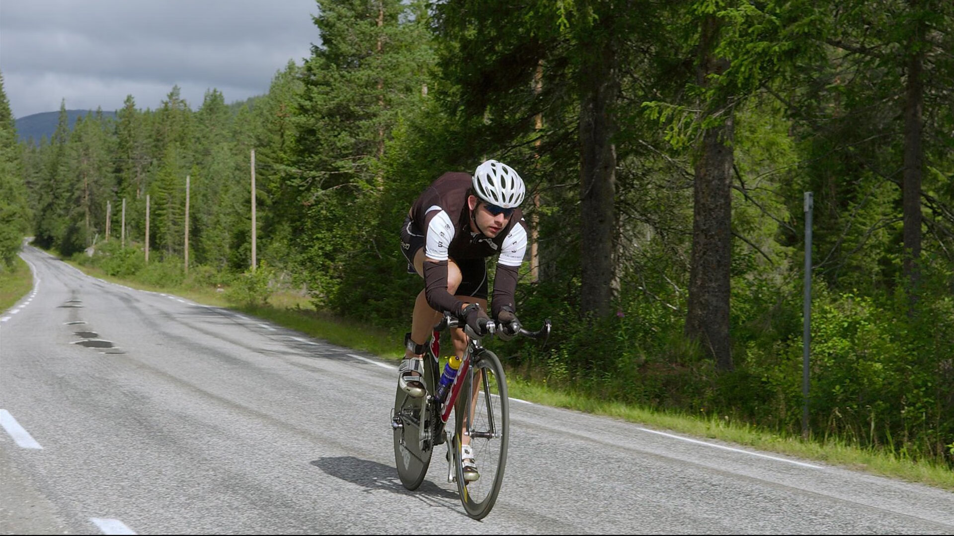 绝境中的锋芒,王皓力挽狂澜,中国队险胜奥地利惊险晋级